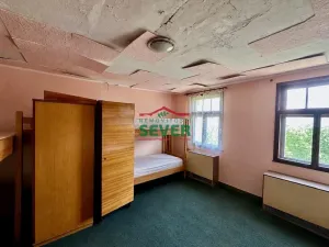 Prodej komerční nemovitosti, Hora Svaté Kateřiny, nám. Pionýrů, 800 m2