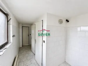 Prodej komerční nemovitosti, Hora Svaté Kateřiny, nám. Pionýrů, 800 m2