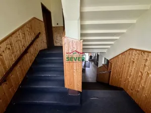 Prodej komerční nemovitosti, Hora Svaté Kateřiny, nám. Pionýrů, 800 m2