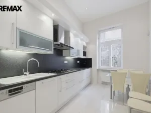 Prodej bytu 3+1, Karlovy Vary, Vřídelní, 104 m2