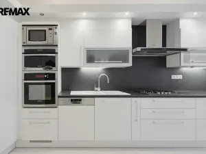 Prodej bytu 3+1, Karlovy Vary, Vřídelní, 104 m2