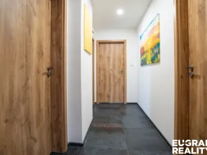 Prodej bytu 4+1, Černošice, Komenského, 97 m2