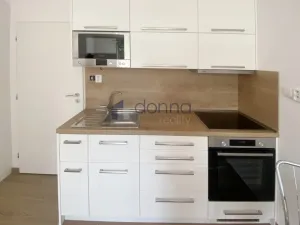 Pronájem bytu 1+kk, Praha, Přípotoční, 26 m2