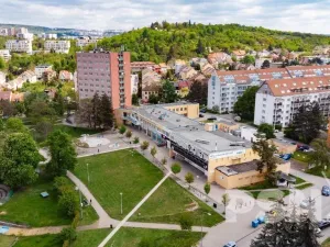 Pronájem kanceláře, Brno - Židenice, Juliánovské náměstí, 142 m2