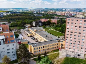 Pronájem kanceláře, Brno - Židenice, Juliánovské náměstí, 142 m2