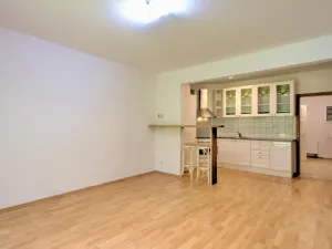 Pronájem bytu 1+kk, Chýně, Na Kališti, 36 m2