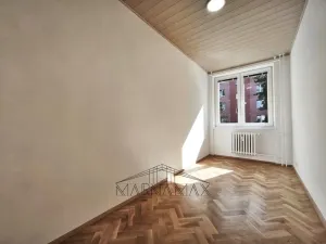 Pronájem bytu 3+1, Klášterec nad Ohří - Miřetice u Klášterce nad Ohří, Pod Stadionem, 64 m2