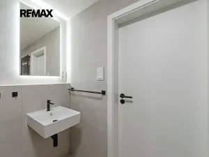 Pronájem bytu 2+kk, Praha - Strašnice, Strančická, 48 m2