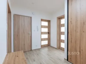 Pronájem bytu 2+1, Zlín, L. Váchy, 54 m2