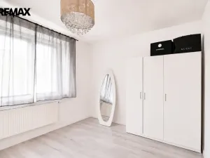 Prodej rodinného domu, Postupice, náměstí Sv. Čecha, 126 m2