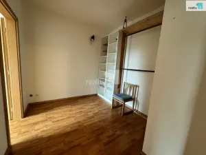 Pronájem bytu 2+kk, Praha - Řeporyje, Wiesenthalova, 45 m2