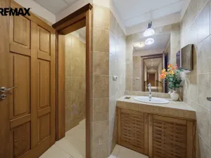 Prodej obchodního prostoru, Karlovy Vary, Jugoslávská, 410 m2