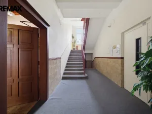 Prodej obchodního prostoru, Karlovy Vary, Jugoslávská, 410 m2