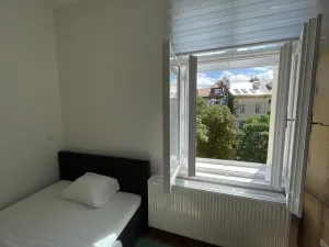 Pronájem bytu 1+kk, Praha, Legerova, 25 m2