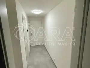 Pronájem bytu 1+kk, Praha - Hostavice, Českobrodská, 28 m2