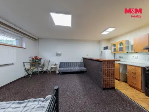 Prodej činžovního domu, Karlovy Vary - Dvory, V Lučinách, 330 m2