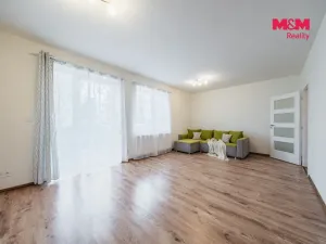 Pronájem bytu 1+kk, Velký Osek, U hřiště, 38 m2