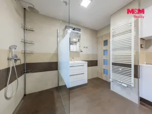 Prodej rodinného domu, Karlovy Vary - Dvory, V Lučinách, 330 m2