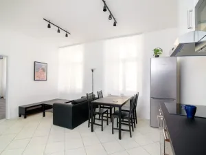 Pronájem bytu 2+kk, Praha - Karlín, Sokolovská, 50 m2