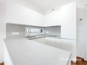 Pronájem bytu 2+kk, Praha - Střížkov, Bešťákova, 65 m2