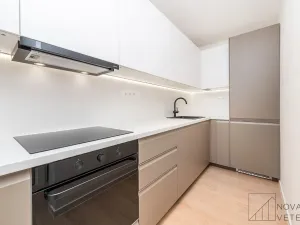 Prodej bytu 3+kk, Praha - Holešovice, Komunardů, 87 m2