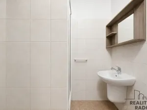 Prodej bytu 3+1, Pardubice - Polabiny, Družstevní, 70 m2
