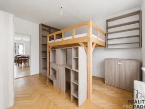 Prodej bytu 3+1, Pardubice - Polabiny, Družstevní, 70 m2