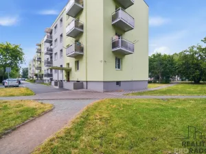 Prodej bytu 3+1, Pardubice - Polabiny, Družstevní, 70 m2