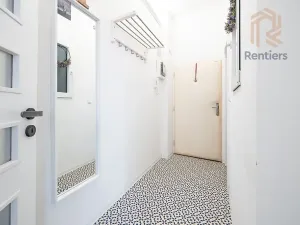 Pronájem bytu 1+kk, Praha - Nusle, V Horkách, 32 m2