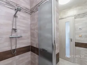 Pronájem rodinného domu, Lužice, 104 m2