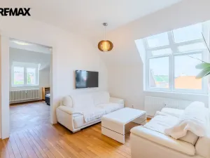 Pronájem bytu 2+kk, Praha - Bubeneč, Zelená, 52 m2