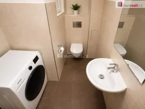 Pronájem bytu 1+1, Praha - Bubeneč, náměstí Interbrigády, 29 m2