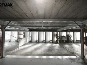 Prodej garážového stání, Hradec Králové - Nový Hradec Králové, Mrštíkova, 26 m2