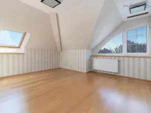 Pronájem rodinného domu, Praha - Březiněves, Skřivánčí, 725 m2