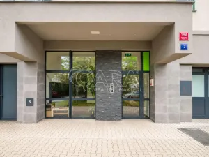 Pronájem bytu 2+kk, Praha - Kobylisy, Frýdlantská, 43 m2