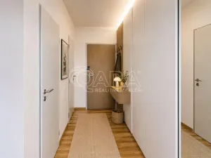 Pronájem bytu 2+kk, Praha - Kobylisy, Frýdlantská, 43 m2