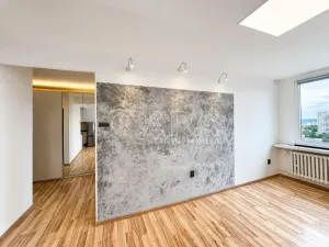 Pronájem bytu 2+kk, Praha - Kobylisy, Frýdlantská, 43 m2