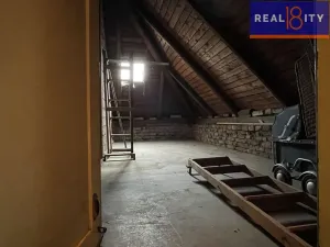 Prodej rodinného domu, Praha, V údolí, 264 m2