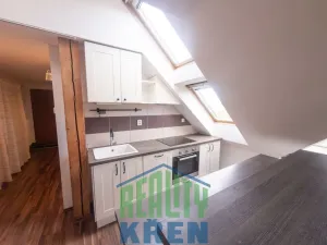 Pronájem bytu 2+kk, Kralupy nad Vltavou - Mikovice, 28. října, 66 m2