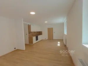 Pronájem bytu 2+kk, Praha - Žižkov, Jeseniova, 71 m2