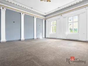 Prodej kanceláře, Nejdek, náměstí Karla IV., 750 m2