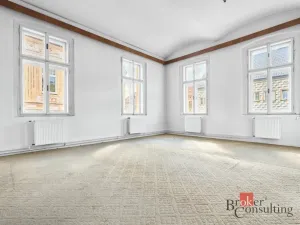 Prodej kanceláře, Nejdek, náměstí Karla IV., 750 m2