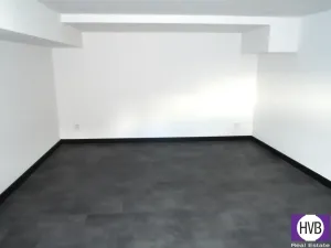 Prodej atypického bytu, Opava, Nákladní, 41 m2