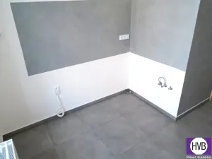 Prodej atypického bytu, Opava, Nákladní, 41 m2