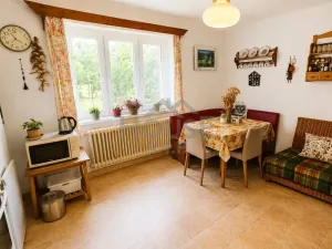 Prodej podílu 2/3 rodinného domu, Obecnice, 154 m2