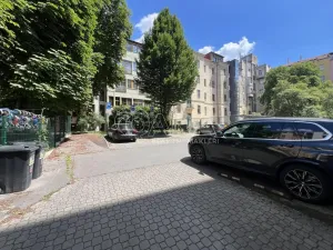 Pronájem garážového stání, Praha - Vinohrady, Šafaříkova, 12 m2