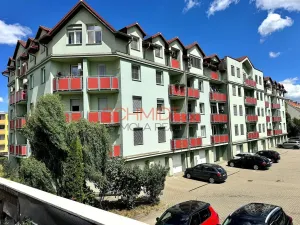 Prodej bytu 3+kk, Hustopeče, U Větrolamu, 73 m2