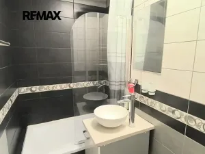 Pronájem bytu 1+1, Praha - Kobylisy, Košťálkova, 33 m2