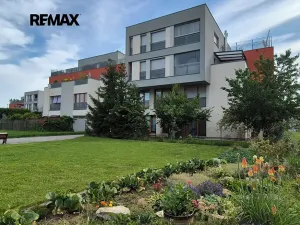 Pronájem bytu 2+kk, Praha - Pitkovice, Pečárková, 52 m2