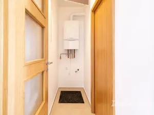 Pronájem bytu 2+kk, Praha - Holešovice, Tusarova, 64 m2